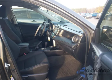 2015 Toyota Rav4 Xle z USA, uszkodzony, nr VIN JTMWFREV0FD049220